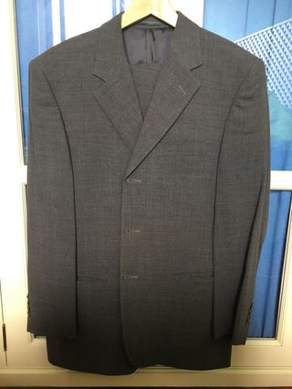 Traje Yves Saint Laurent Hombre de segunda mano por 30 EUR en Madrid en  WALLAPOP
