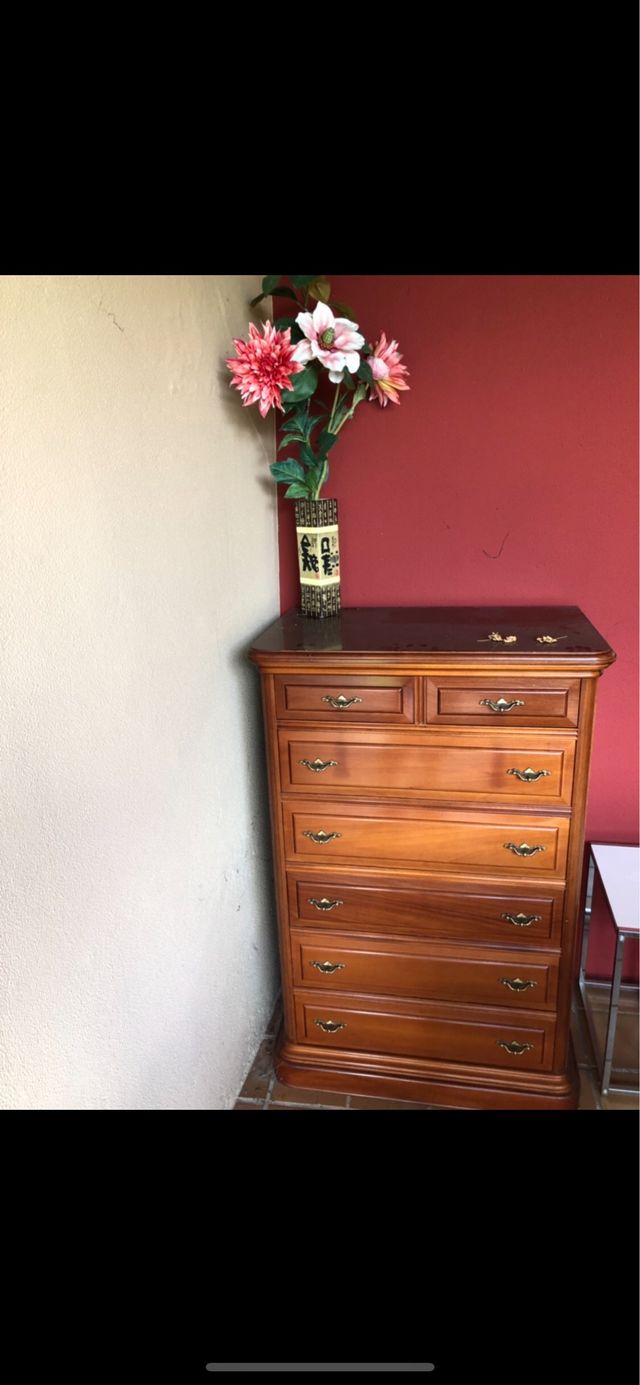 Muebles caoba y reloj de péndulo de segunda mano por 15.000 € en