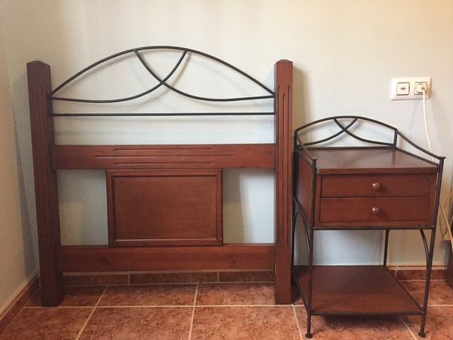 Conj,Unico de diseño ,con cabec. y mesita de mad.