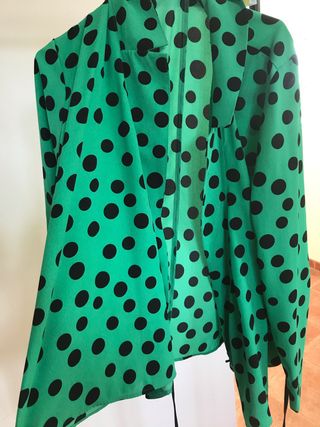 Blusa zara talla s cruzada de segunda mano por 4 € en Grao Blusas cruzadas de Zara a precios razonables| Segunda mano