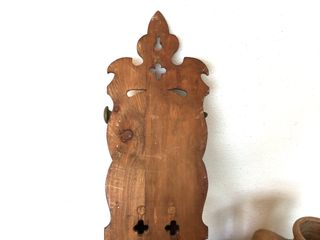 Mueble con almirez antiguo de bronce