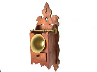 Mueble con almirez antiguo de bronce