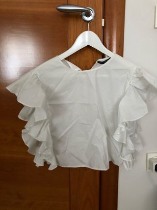 Blusa blanca volantes de segunda mano en la provincia de Blusa blanca volantes de segunda mano en WALLAPOP