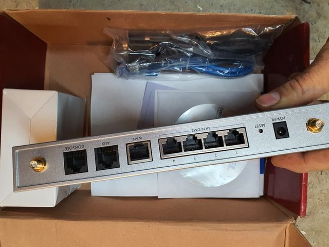 Router WiFi Zywall 2WG