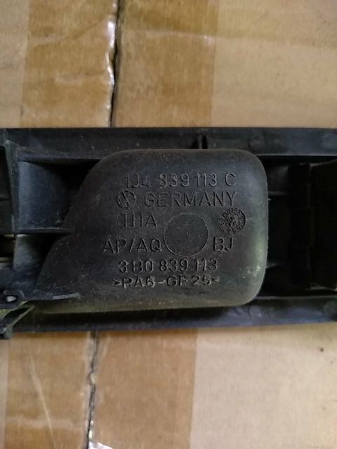 Manilla trasera izquierda VW Golf 4 IV