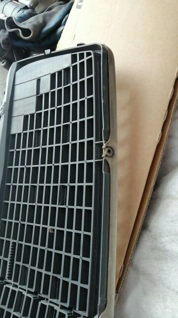 Parrilla calandra Mercedes E W210