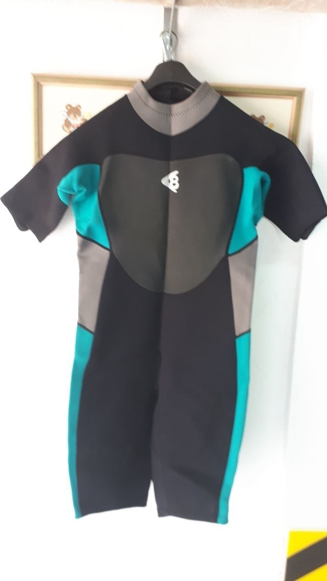 Neopreno Corto  Boomerang