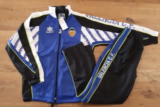 Chándal Luanvi Valencia 97-98 nuevo vintage de segunda mano por 59 EUR en  Castellón de la Plana en WALLAPOP