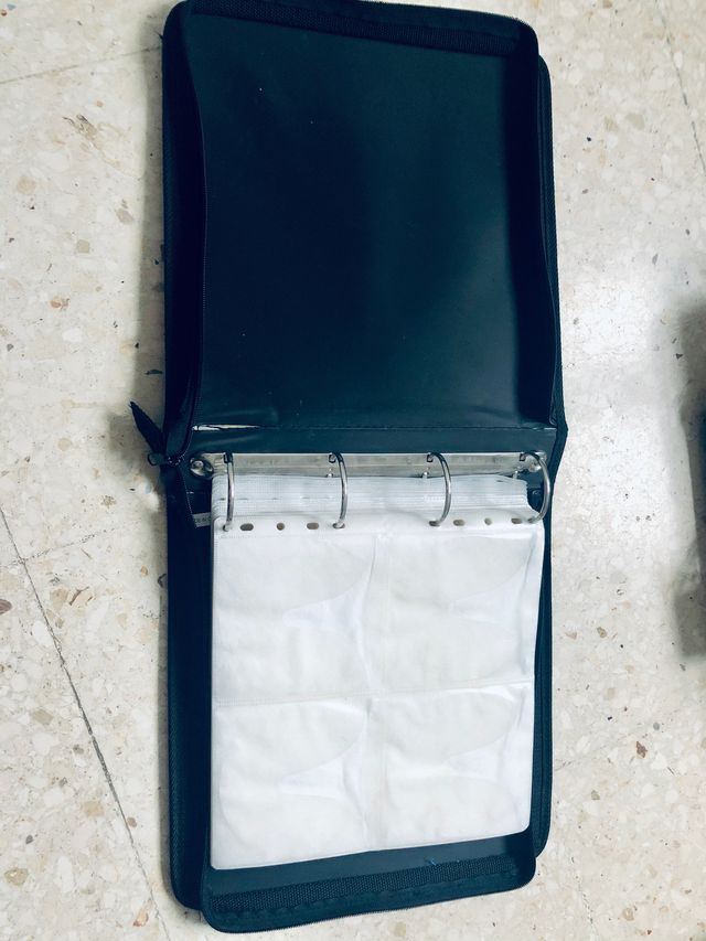 Estuche archivador de CD/DVD/BLU-RAY