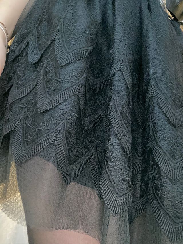 Falda negra de encaje