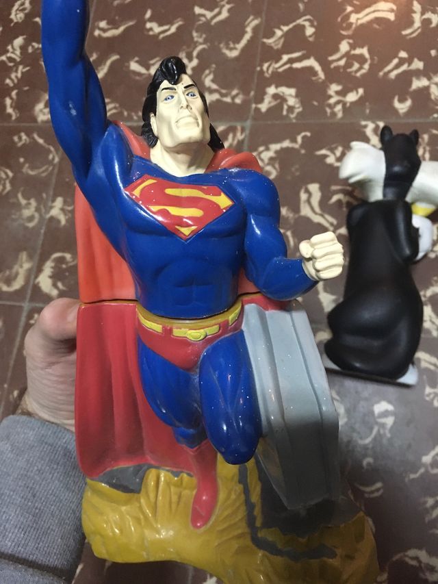 Muñecos Superman y Silvestre