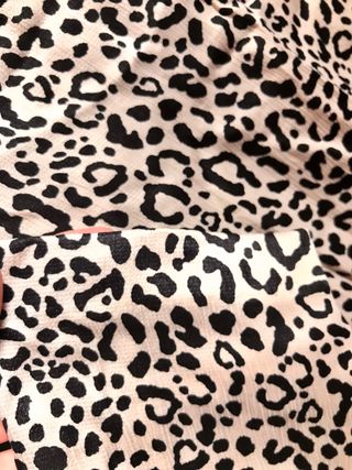 Blusa animal print Zara NUEVA de segunda mano por 2,5 EUR en Villacadima en  WALLAPOP