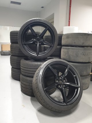 LLANTAS ORIGINALES FERRARI 20"