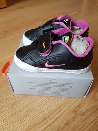 Tenis Nike suela blanda talla 19 de segunda mano por 12 EUR en Santa  Rosalia en WALLAPOP