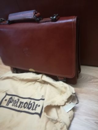 NUEVO Maletin pielnoble nueva de segunda mano en Santa Coloma de Gramenet  en WALLAPOP