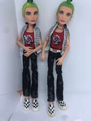 monster high muñecos