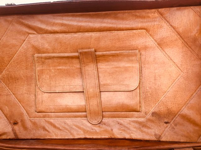 MALETA de PIEL ANTIGUA