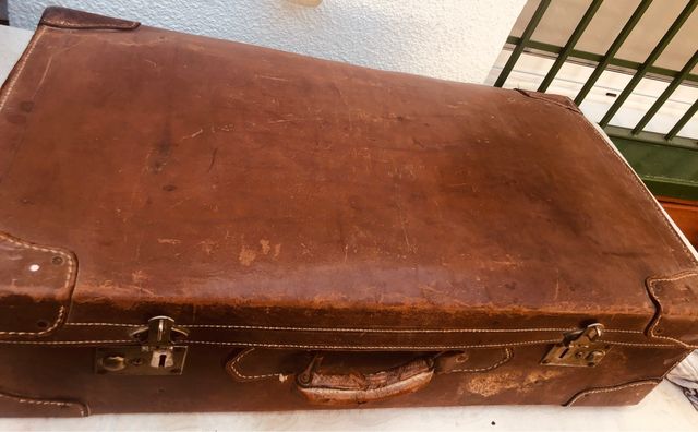 MALETA de PIEL ANTIGUA