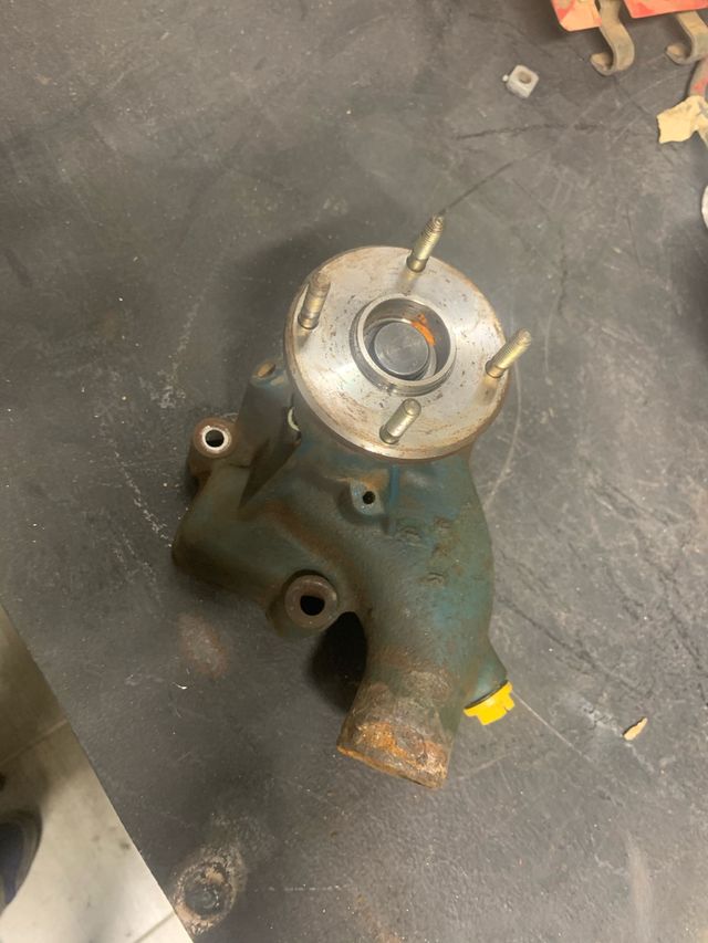 Bomba de agua Nissan patrol SD33