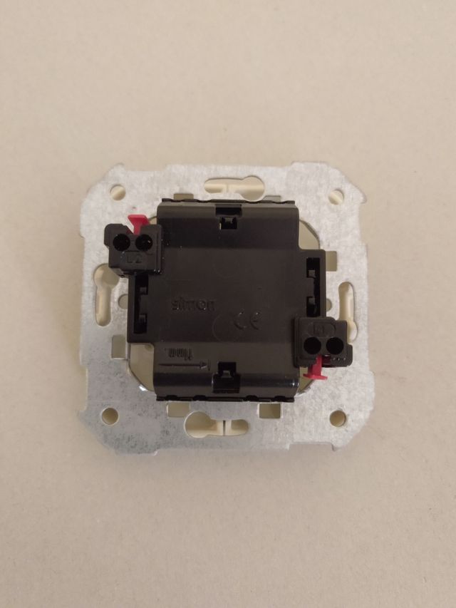 Electricidad Grupo de 2 interruptorses Simon Nuevo