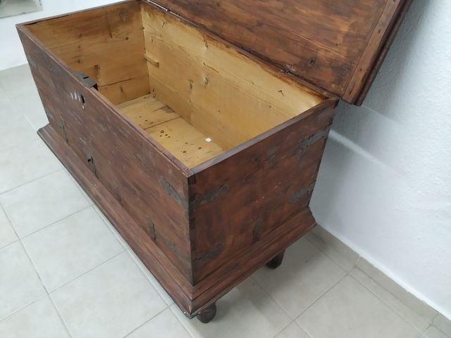 Baúl o Arca antigua murciana.