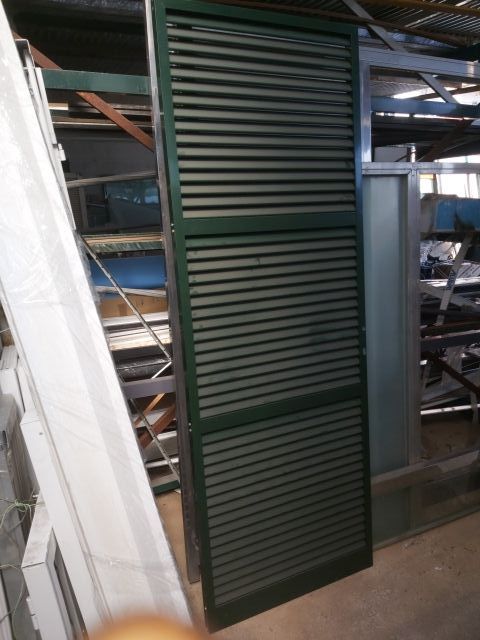 puerta persiana galfones