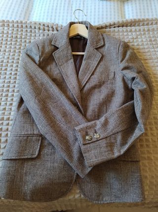 Chaqueta tipo americana Lefties talla 38 de segunda mano por 8 EUR en  Fuente el Saz de Jarama en WALLAPOP