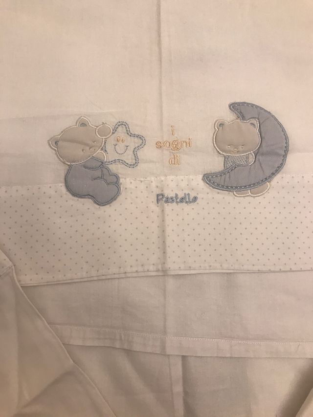 Juego de sábanas de cuna