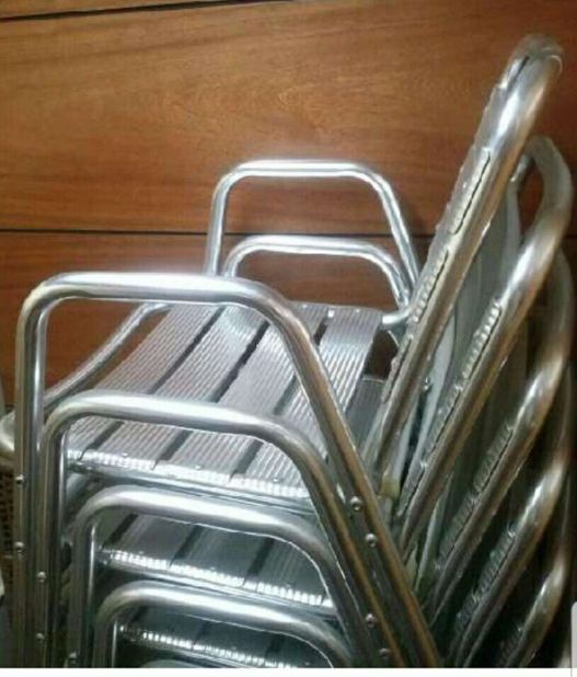 Mesas y sillas para negocio o terraza