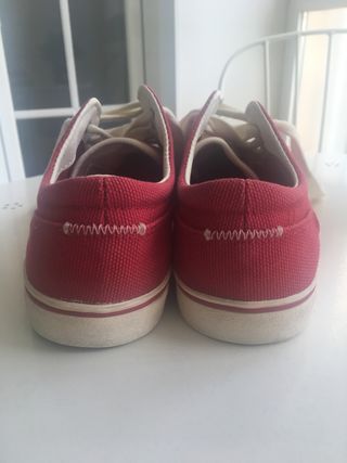 Zapatillas Skate Decathlon de segunda mano por 10 EUR en San Agustín del  Guadalix en WALLAPOP