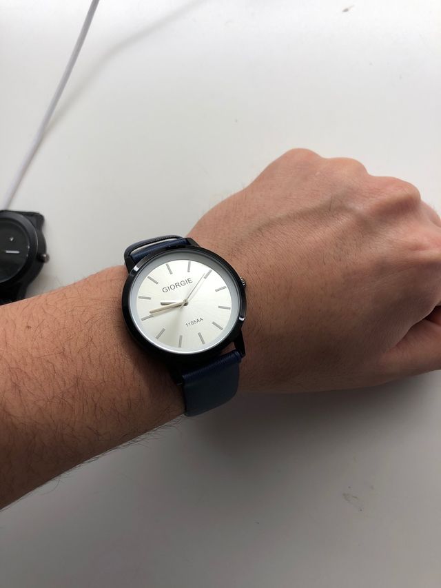 Relojes nuevos y ajustables