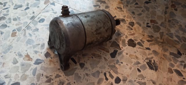 Yamaha fzr 1000 exup. Motor de arranque