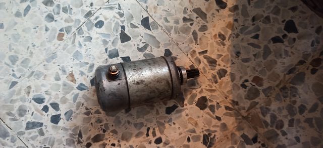 Yamaha fzr 1000 exup. Motor de arranque