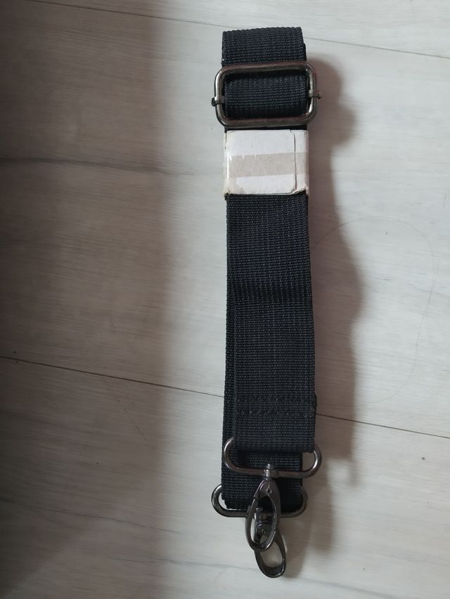 MALETÍN NEGRO Y GRIS