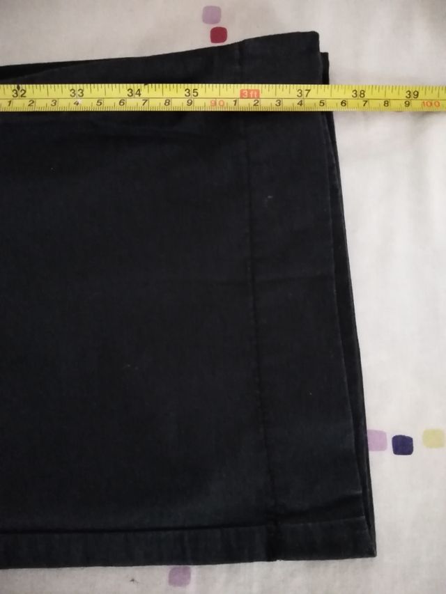 Pantalón premamá negro.