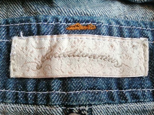 Falda peto STRADIVARUIS.