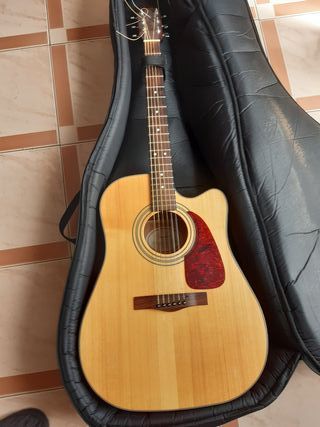 Guitarra electroacústica fender de segunda mano por 150 EUR en Granada en  WALLAPOP
