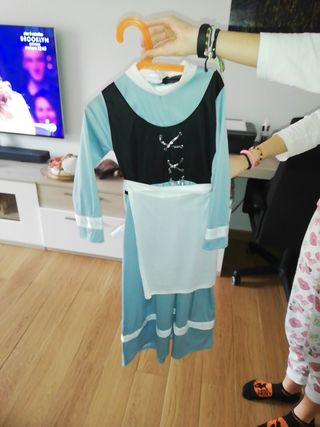 Disfraz cenicienta sirvienta de segunda mano por 5 EUR en Parla en WALLAPOP