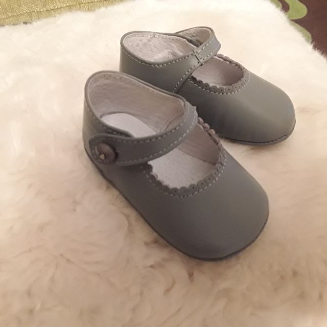 merceditas gris piel