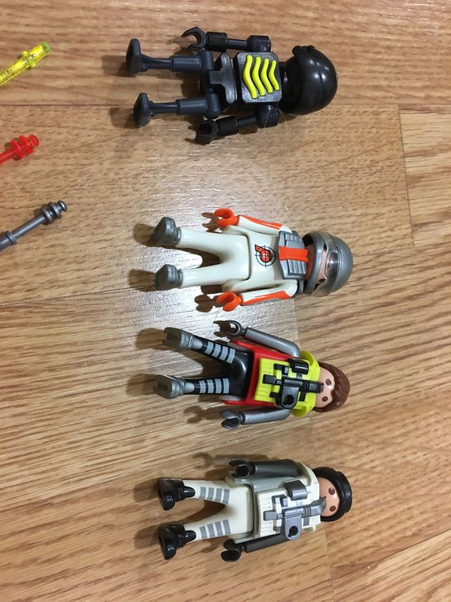 Superhéroes y villanos del futuro playmobil