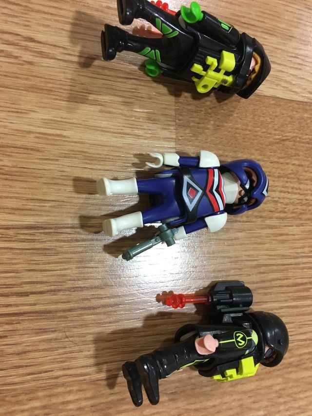 Superhéroes y villanos del futuro playmobil