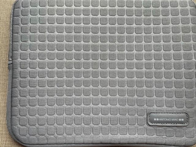 Funda Ipad Antonio Miró