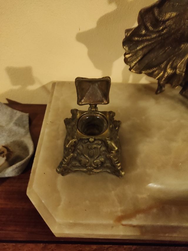 Tintero de mármol y bronce