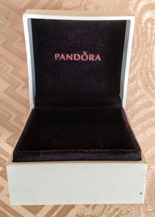 Pendientes PANDORA con todo el embalaje Original