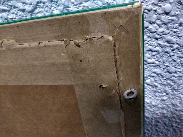 Tablero de corcho 80x60 cm.