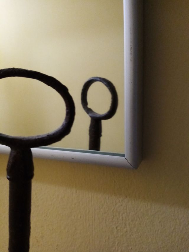 ESPEJO ALUMINIO 62 X 47 de segunda mano por 13 € en Madrid en WALLAPOP