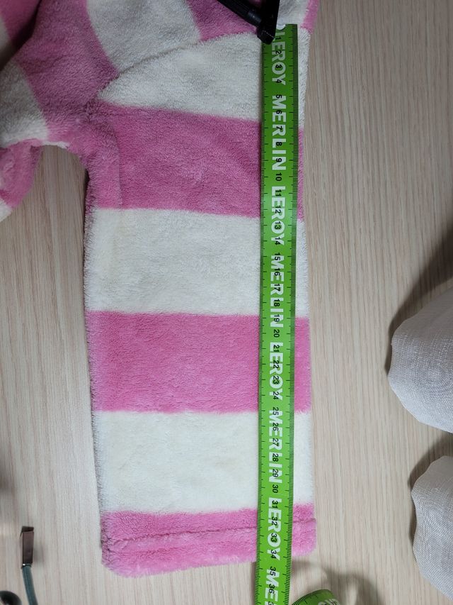 Albornoz niña. Talla 4-5 años.