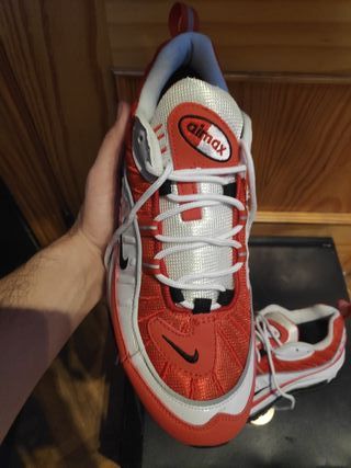 Nike Air Max 98 de segunda mano por 55 € en Madrid en WALLAPOP Nike Air Max 98 de segunda mano por 55 € en Madrid en WALLAPOP