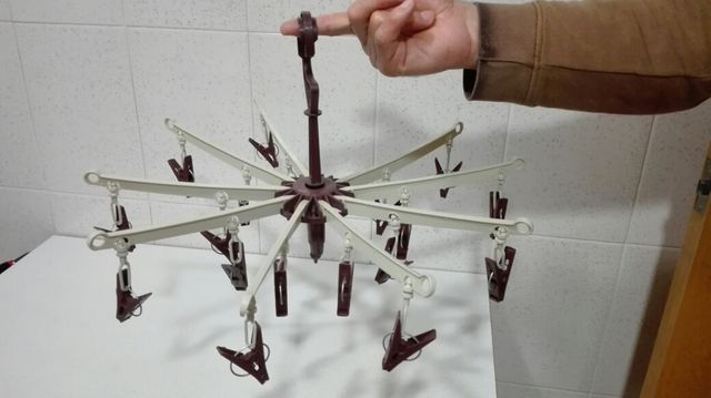 STENDIBIANCHERIA PRATICO E PIEGHEVOLE