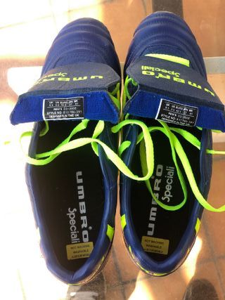 Umbro speciali 98 azul\\/amarillo de segunda mano por 370 EUR en Vigo en  WALLAPOP